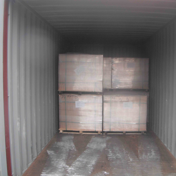 Refractory fireclay brick