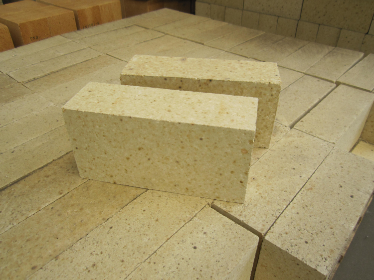 Refractory fireclay brick