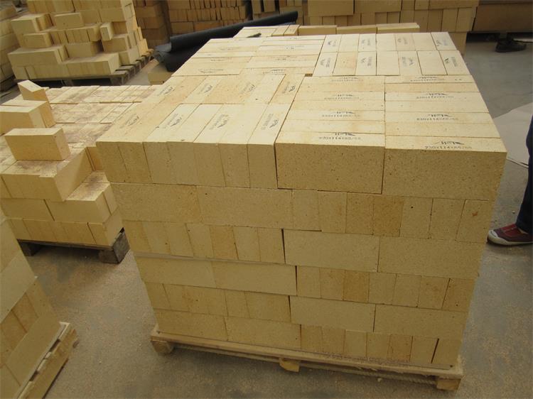 Fire brick for casting steel