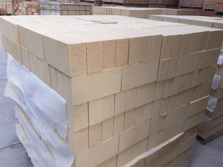 Diatomite brick