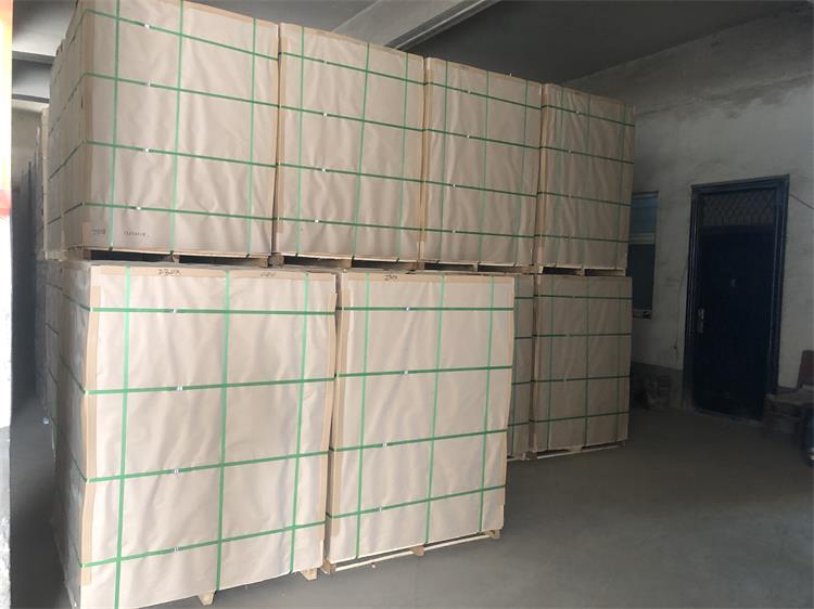 Insulating brick