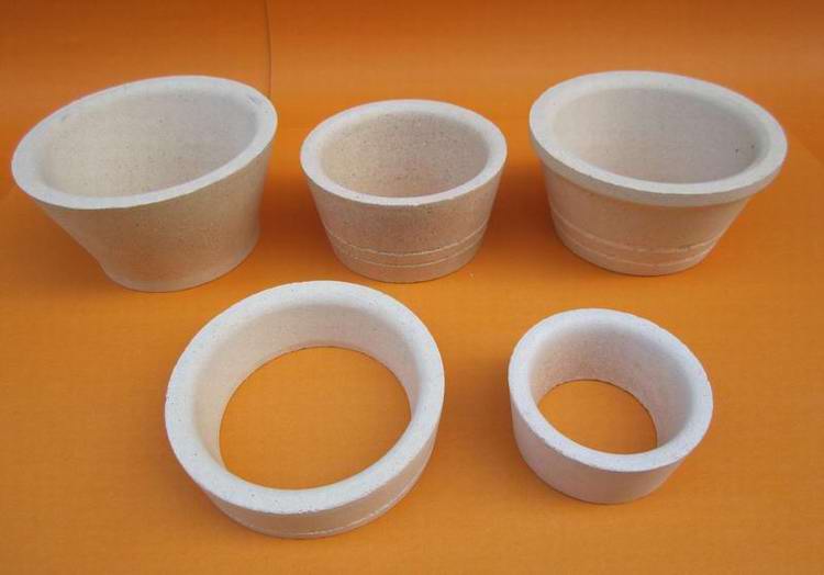 Ceramic pouring cup