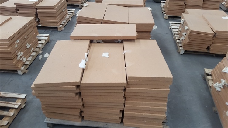 Refractory fireclay brick