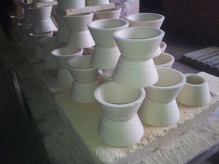 Pouring casting cup