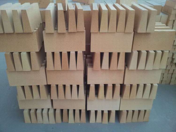 Arch refractory brick
