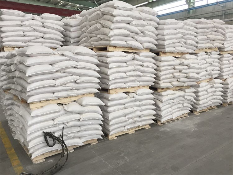 Insulating refractory castable