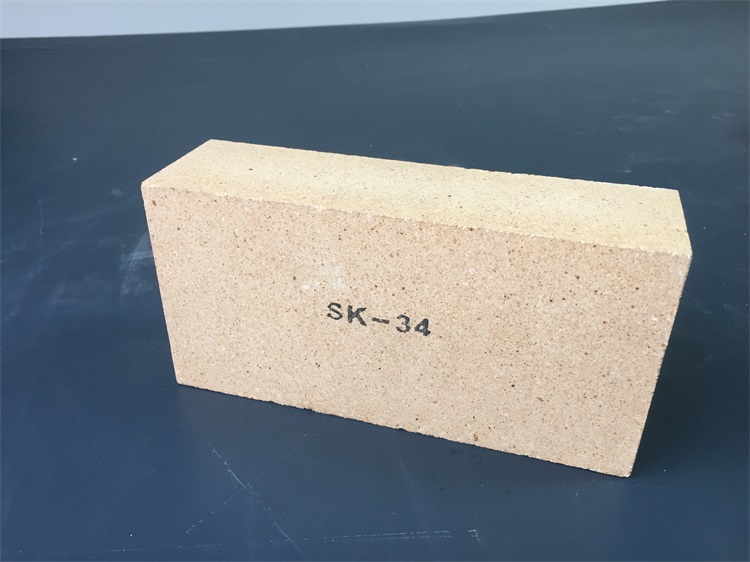 Clay refractory brick
