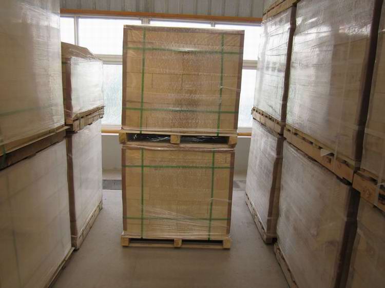 Refractory firebrick