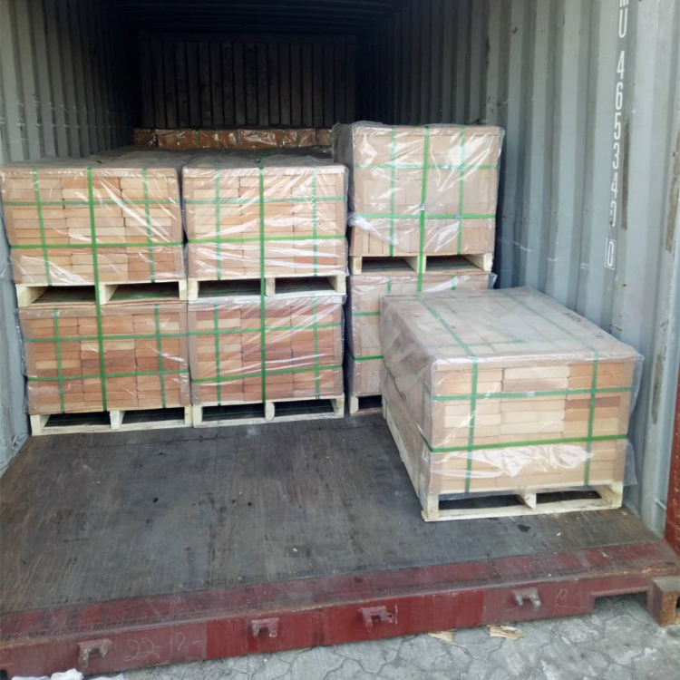 Silica brick