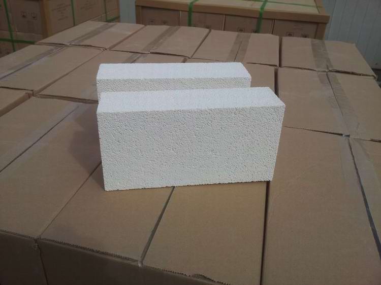 Light insulating brick