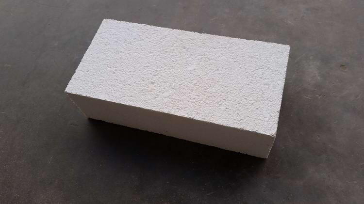 Can be widely used for kilns Heat insulating brick