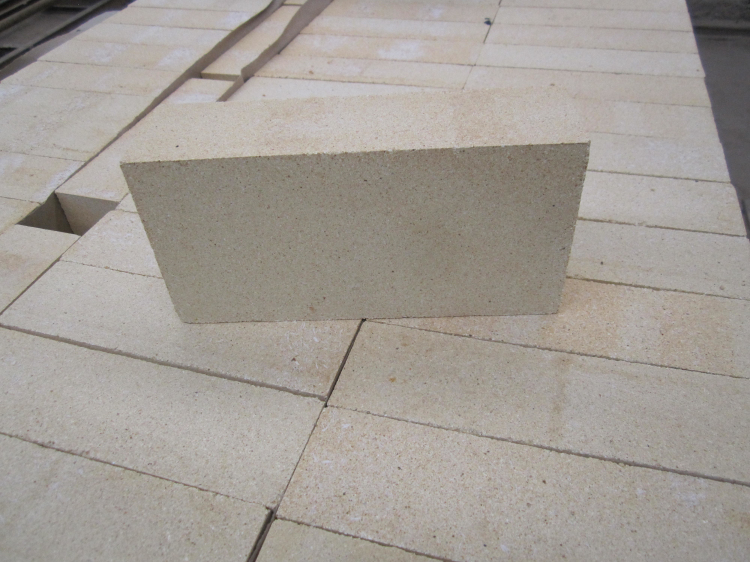 High alumina refractory brick 