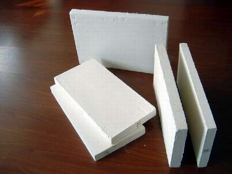 Refractory ceramic fiber board
