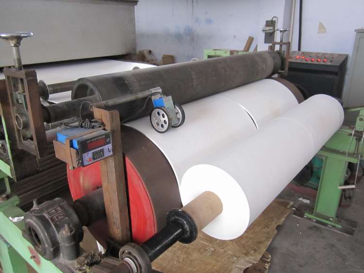 Refractory ceramic fibre paper