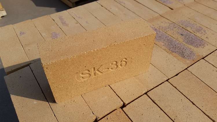 High alumina refractory brick 