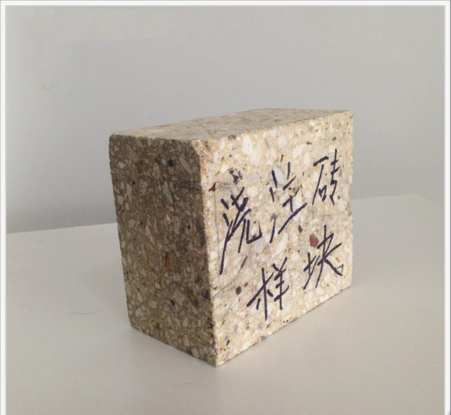 Pouring refractory bricks