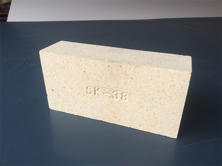 High alumina refractory brick