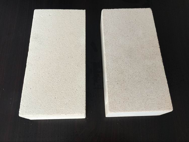 Insulation diatomite brick