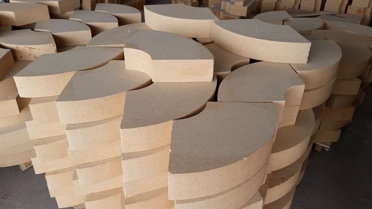 Arch refractory brick