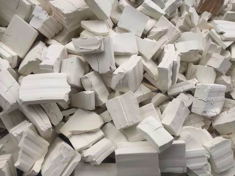 Can be used in the manufacture high quality refractory products sintered mullite