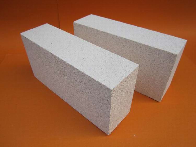 Heat insulating brick