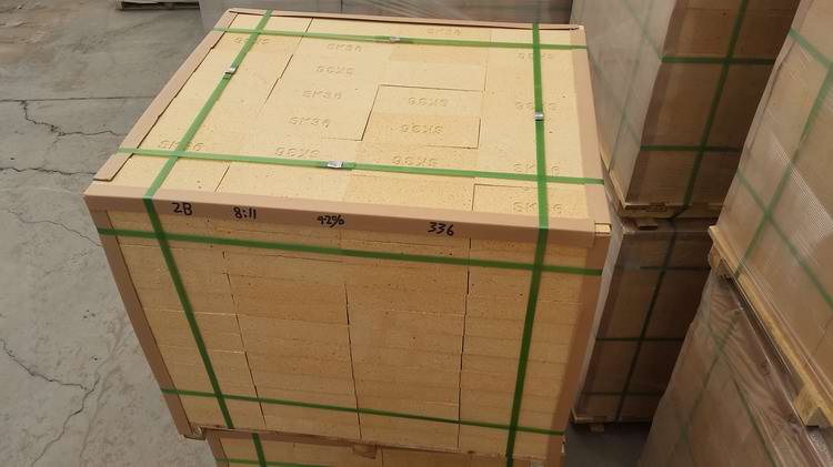 Refractory fire brick