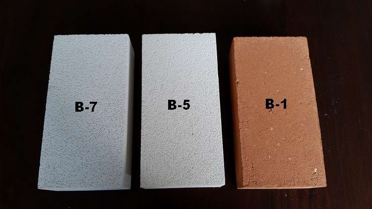 Insulating brick 