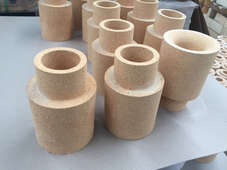 They are mainly used in mould cast steel ingot of casting steel industry tube brick Nozzle brick Plug head