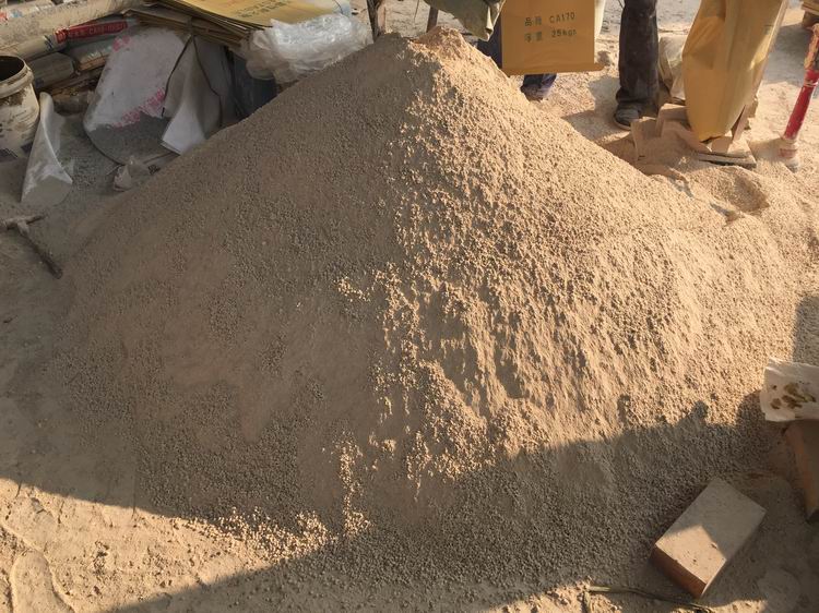 Refractory castable