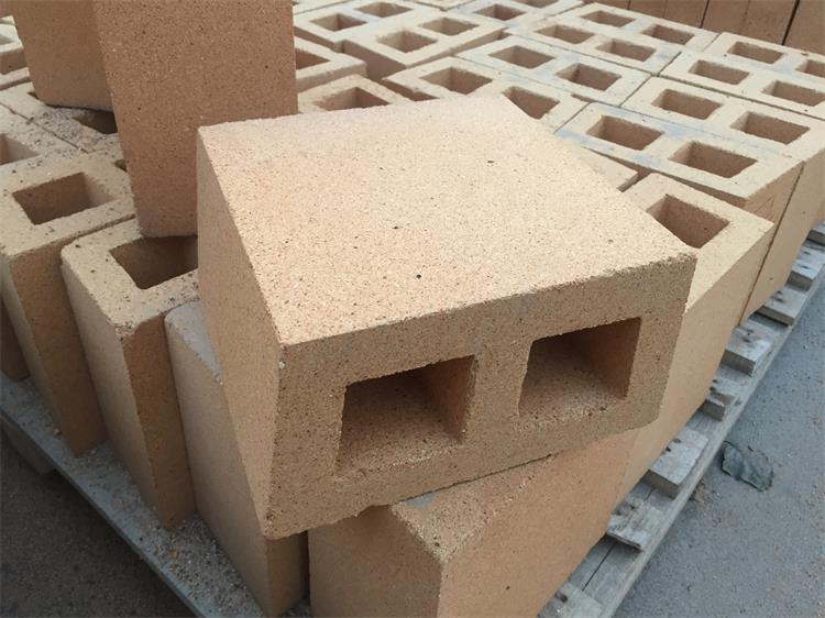 High aluminum brick 