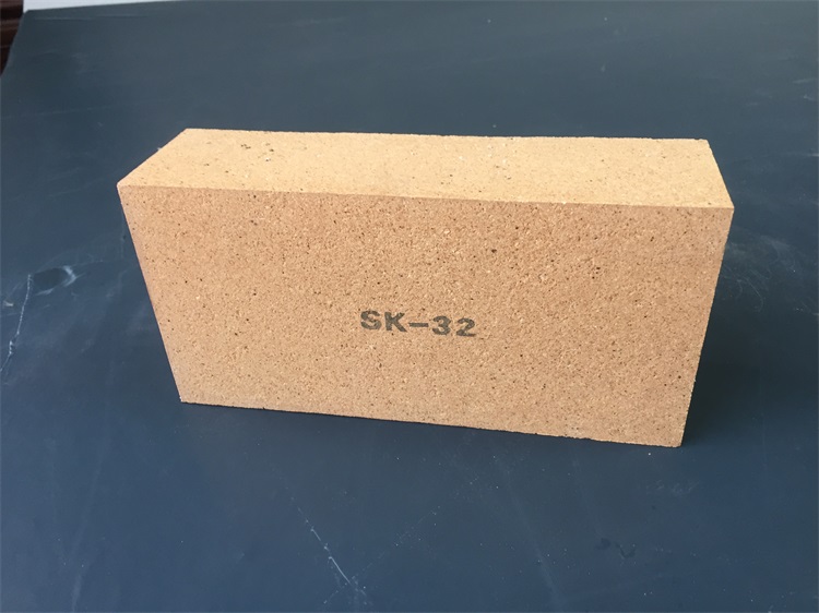 Refractory fireclay brick