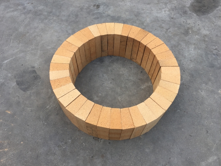 Arch refractory brick