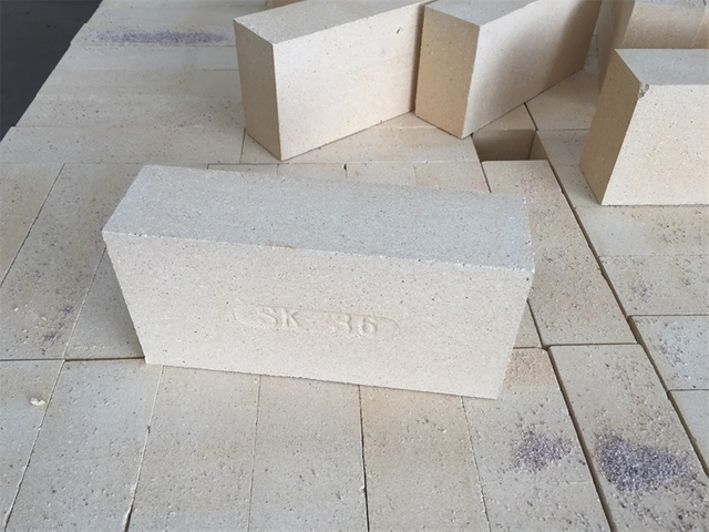 Fire brick for steel ladle