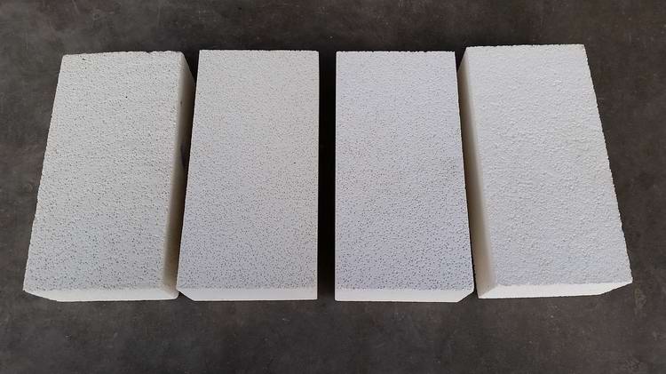  Insulation brick