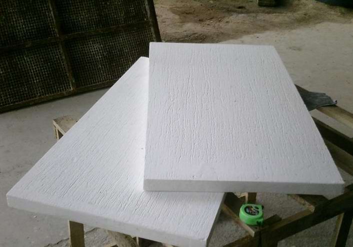 Refractory ceramic fiber board
