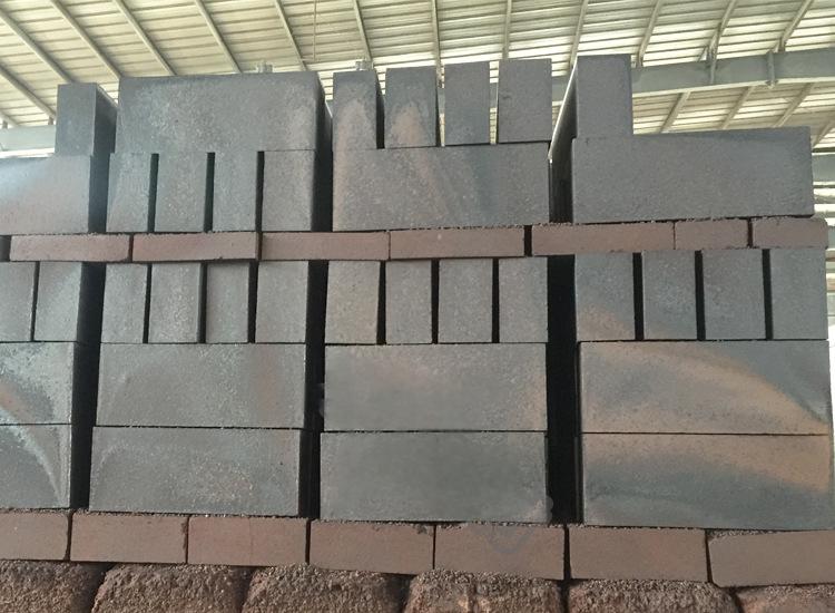 Direct bonded magnesia chrome brick