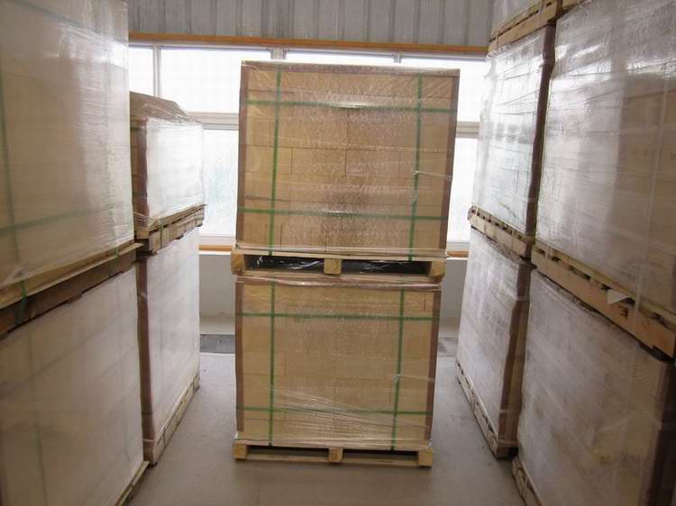 Refractory fireclay brick