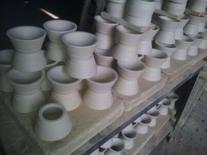 Precision casting pouring cup