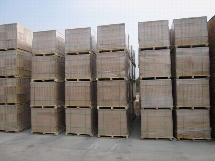 Refractory fireclay brick