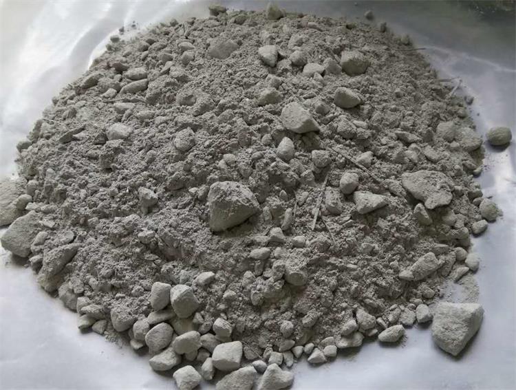 Light weight refractory castable