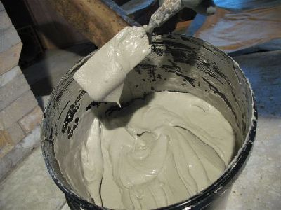 Refractory mud