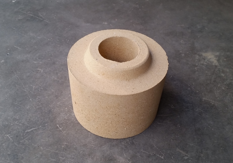 They are mainly used in mould cast steel ingot of casting steel industry tube brick