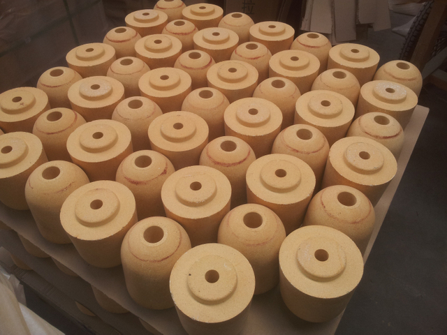 Mainly used in mould cast steel ingot of casting steel industry plug brick , Plug head