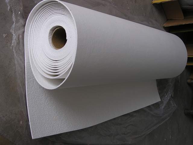 Refractory ceramic fibre paper