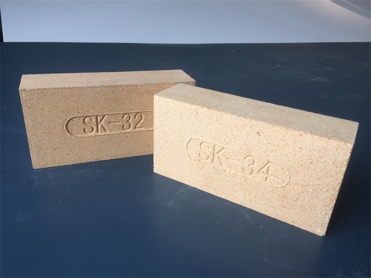 Refractory fireclay brick