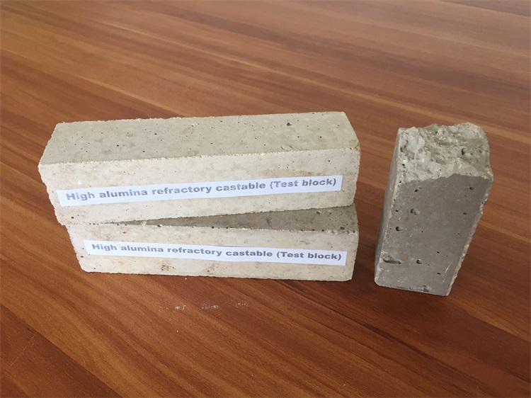 Refractory castable
