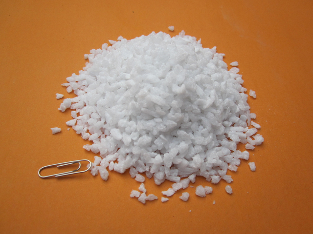  The abrasive tools made of it are suitable for grinding high carbon steel White fused alumina