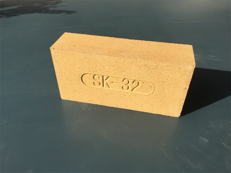 Refractory fireclay brick