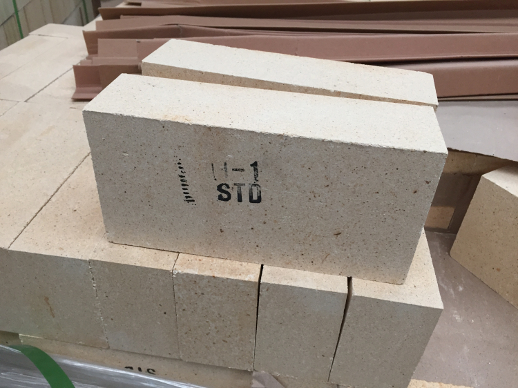 low Porosity fire clay Bricks
