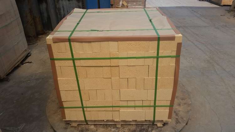 Clay chamotte brick